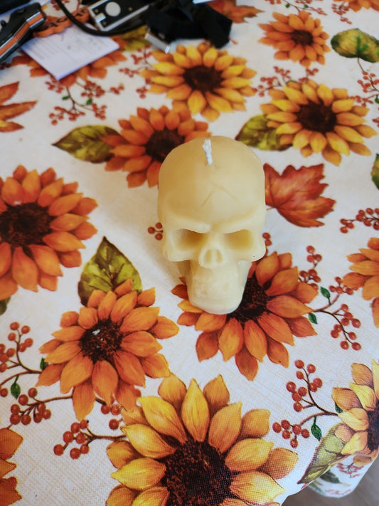 Gothic Skull Candle – Bold, Mysterious, and Hauntingly Beautiful